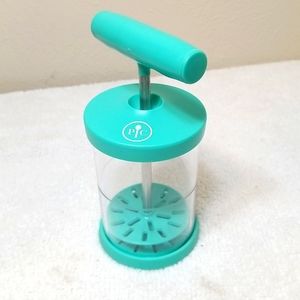 Pampered Chef Whipped Cream Maker Teal